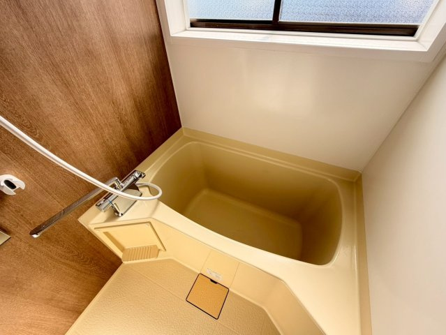 柏崎市豊町のアパートの浴室