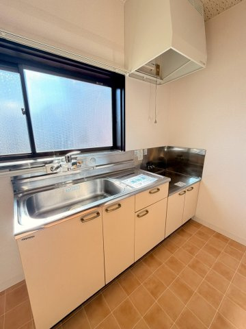 柏崎市豊町のアパートのキッチン