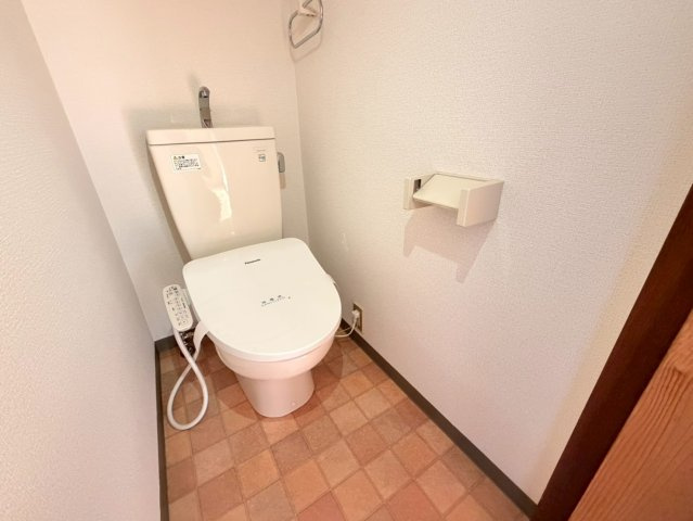 柏崎市豊町のアパートのトイレ