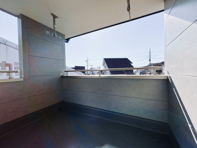 【新築戸建】第2前橋大胡 のバルコニー|■バルコニー｜プライバシーが守られたインナーバルコニーは、くつろぎの空間としても、アウトドアの空間としても活躍をしてくれます。