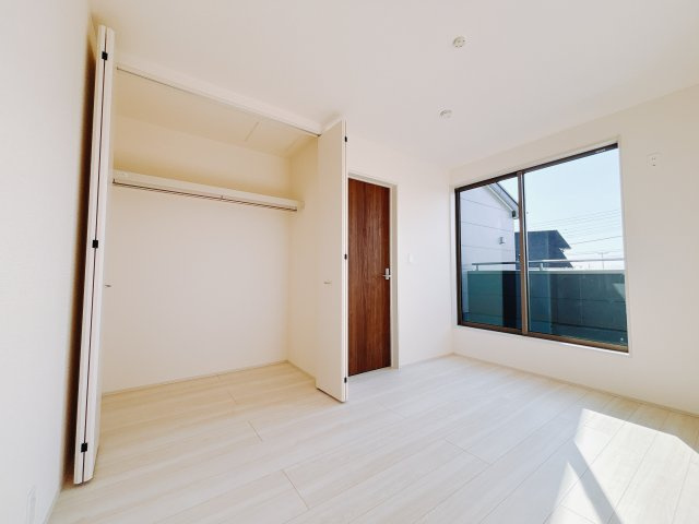 【新築戸建】第2前橋大胡 の洋室|■2階洋室｜2階各居室には収納をご用意しています♪常にお部屋を綺麗に保てます！小さなお子様も自然とお片付けができるようになるのでうれしいですよね！