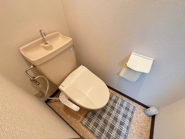柏崎市大字佐藤池新田のアパートのトイレ