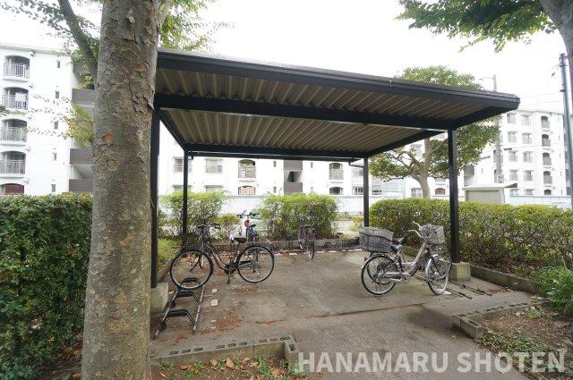 サンコーポ検見川A棟の駐輪場|＊当日ご案内可＊ご希望の物件まとめてご案内！弊社が掲載していない物件でもOK♪お気軽にご相談ください ♪お電話でのお問合わせがスムーズ♪