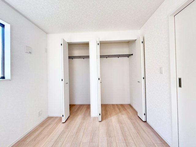 野田市尾崎第17　新築戸建　1号棟の収納|お洋服の多い女性に人気！収納力の高いクローゼット付☆彡							
