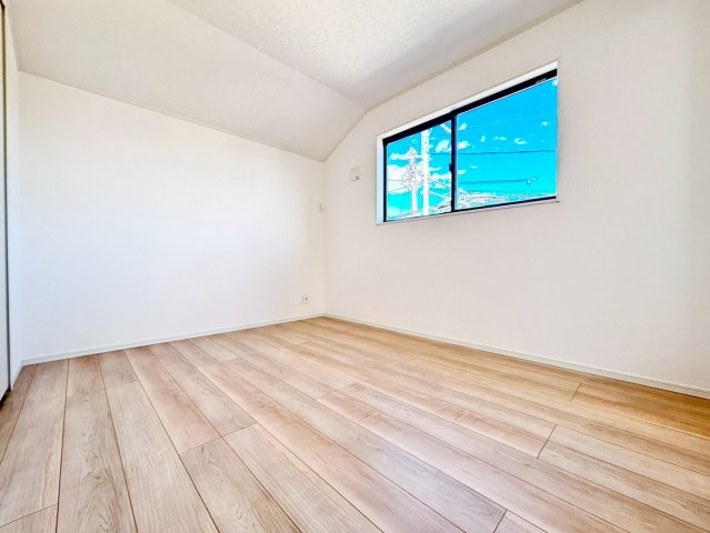 野田市尾崎第17　新築戸建　1号棟の洋室|お掃除しやすく、清潔感を保てるのでダニも発生しにくいフローリング♪							
