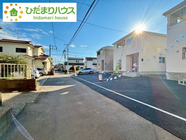 野田市尾崎第17　新築戸建　1号棟の前面道路含む現地写真|交通量が少なくゆったりとした前面道路は、小さなお子様のいるご家庭にも安心です(^^♪