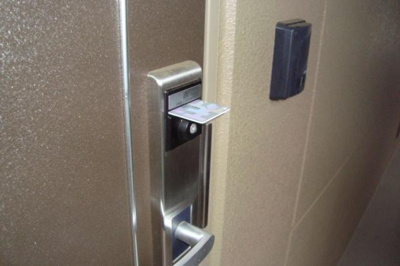 【玄関】 | ビクトリーブルク | 玄関（カードキー）