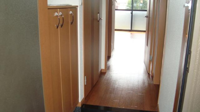 【玄関】 | ビクトリーブルク | 玄関