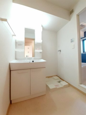 【洗面所】 | フォレストグランデⅡ | スペースが確保できる洗面所です