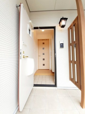 【玄関】 | グレイスヒロ | 落ち着いた玄関です