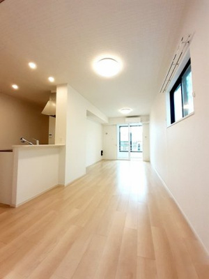 【居間・リビング】 | アリビオ・リラⅠ | こちらのリビングで趣味の時間をお楽しみください