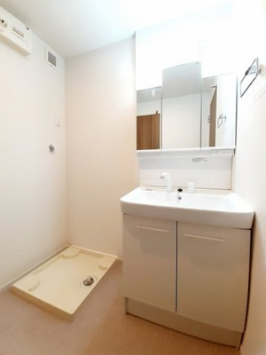 【洗面所】 | アリビオ・リラⅠ | 広い洗面スペース