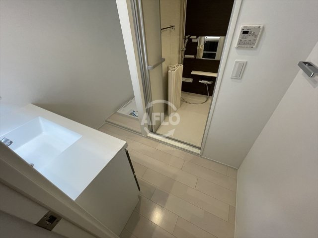 グラシア堺筋本町　南大江小学校区の洗面所|グラシア堺筋本町　洗面脱衣所