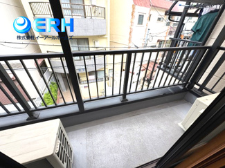 【バルコニー】 | 水道筋6丁目戸建 | 広々バルコニーで洗濯物充分に干せます。