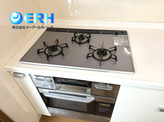 【キッチン】 | 水道筋6丁目戸建 | ガス3口でお料理もラクラクです。