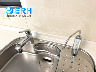 【キッチン】 | 水道筋6丁目戸建 | 浄水機付です。