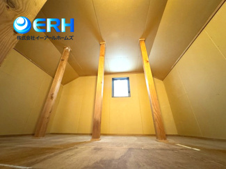 【収納】 | 水道筋6丁目戸建 | 大型屋根裏収納があり、