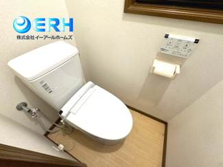 【トイレ】 | 水道筋6丁目戸建 | 1階・2階にウォシュレット付きトイレがございます。