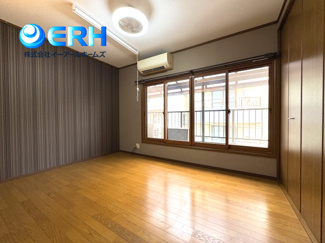 【洋室】 | 水道筋6丁目戸建 | 主寝室には間接照明や一部アクセントクロスになっております。