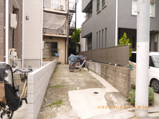 【エントランス】 | マンション住人専用の通路がマンション入り口となります！