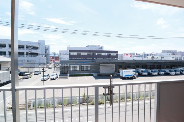 【展望】 | サーパス松島 | 前面はさえぎる高層ビルもなく、美しい青空の眺望が広がります