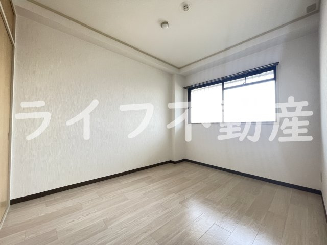 サングリーン布施の洋室|個人の部屋や寝室として使える洋室です