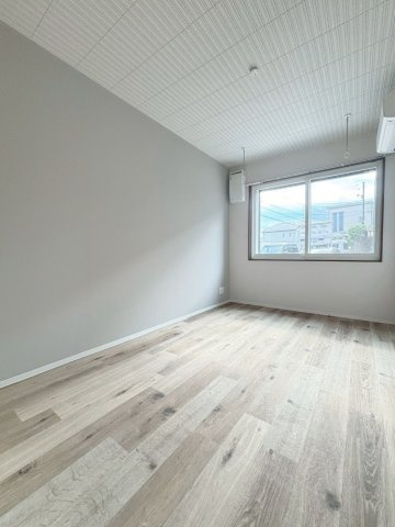 「防音マンション」VORT高井戸西レジデンスの居間・リビング|防音室は防音床、防音壁、防音天井となっており、まさに楽器を演奏するためにつくられた24時間楽器演奏可能の防音室です