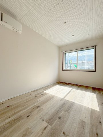 「防音マンション」VORT高井戸西レジデンスの居間・リビング|防音室は防音床、防音壁、防音天井となっており、まさに楽器を演奏するためにつくられた24時間楽器演奏可能の防音室です