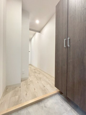 「防音マンション」VORT高井戸西レジデンスの玄関|明るい玄関です