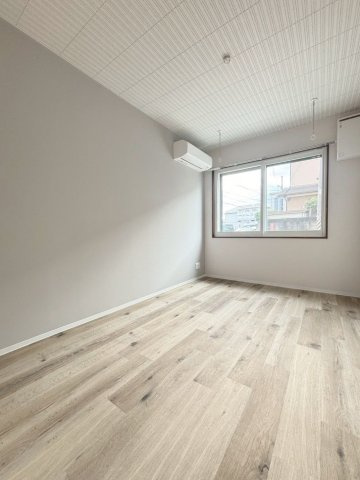 「防音マンション」VORT高井戸西レジデンスの居間・リビング|防音室は防音床、防音壁、防音天井となっており、まさに楽器を演奏するためにつくられた24時間楽器演奏可能の防音室です