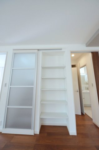 丹那町の収納|リビングにも収納スペースがあります