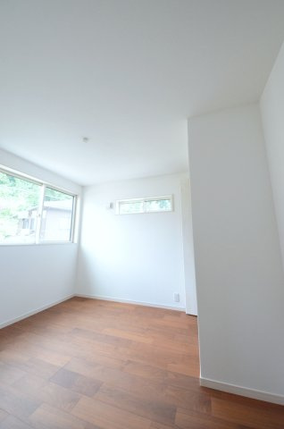 丹那町の洋室|全居室収納スペース有、お部屋が広く綺麗に使えます