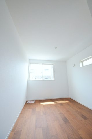 丹那町の洋室|全居室収納スペース有、お部屋が広く綺麗に使えます