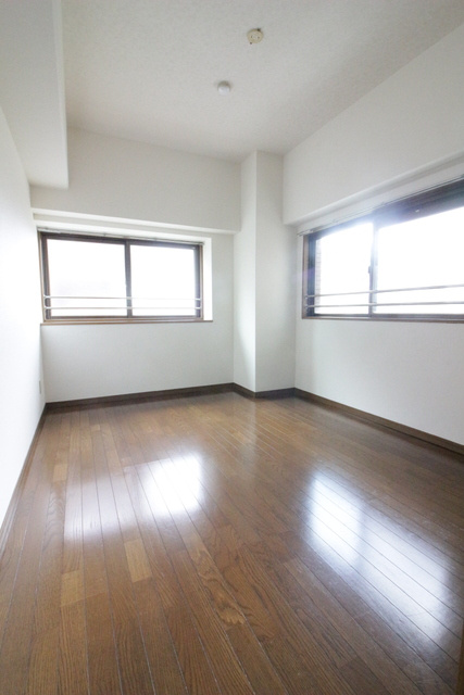 シャルムⅡの寝室|風通しも良い寝室です☆