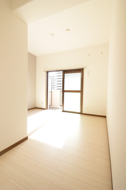 シャルムⅡの寝室|風通しも良い寝室です☆