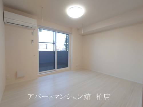 Dear Life の居間・リビング