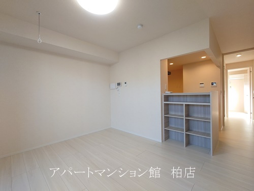 Dear Life の居間・リビング