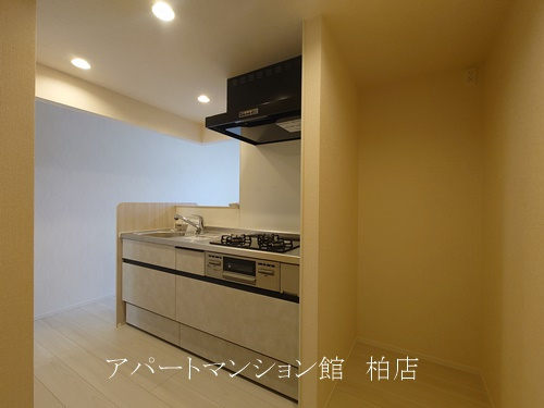 Dear Life のキッチン