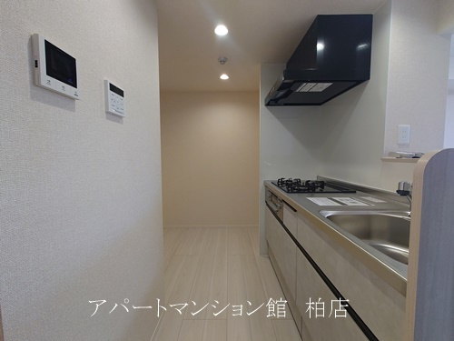 Dear Life のキッチン