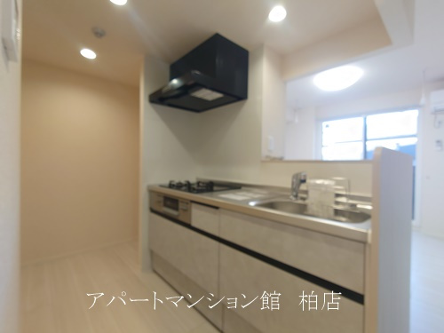 Dear Life のキッチン