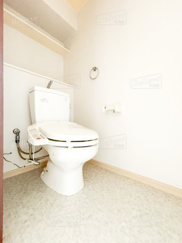 リ・エミネンスのトイレ|嬉しい温水洗浄便座付き★