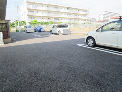 【駐車場】 | リヴェール Ｂ | 駐車場