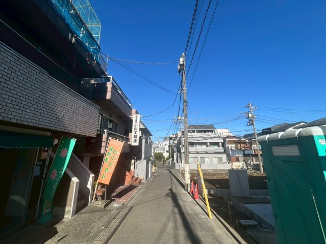 渋谷区本町デザイナーズ仕様新築戸建の前面道路含む現地写真|2025.11.04撮影
