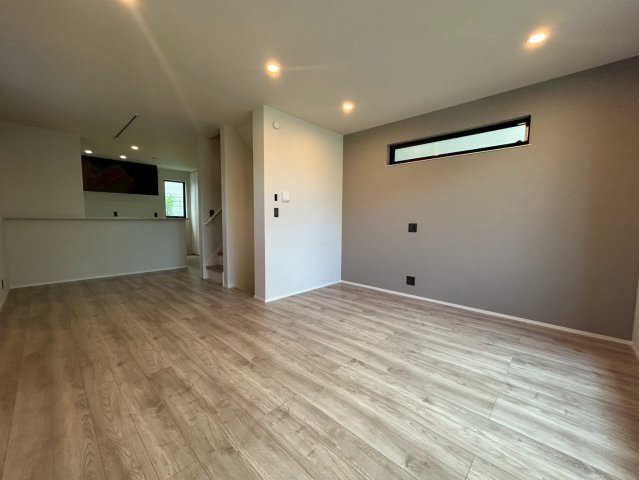 渋谷区本町デザイナーズ仕様新築戸建の外観|同社施工例LDK写真です