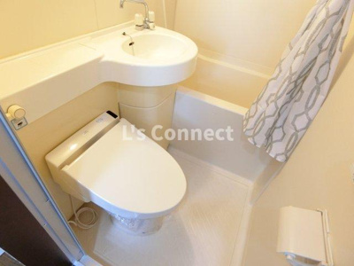 【トイレ】 | メゾンナバタ一番町 | 温水洗浄便座付きのトイレ。