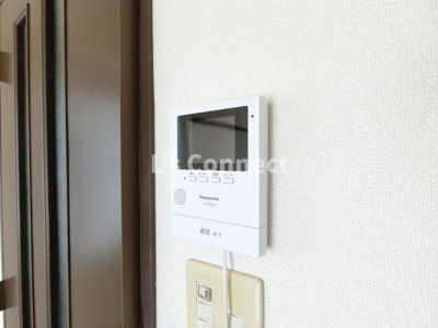 【セキュリティ】 | メゾンナバタ一番町 | 突然の来客時もＴＶモニターホンでしっかり確認。