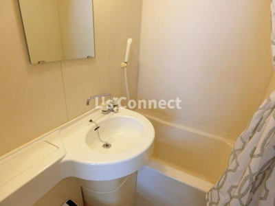 【洗面所】 | メゾンナバタ一番町 | 給湯式のお風呂。