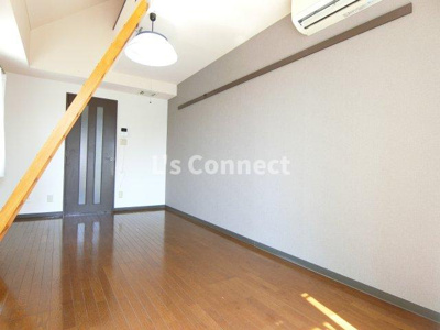 【内装】 | メゾンナバタ一番町 | アクセントクロス仕様の洋室です。