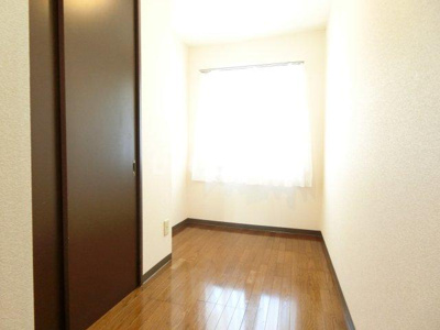 【その他】 | メゾンナバタ一番町 | ３帖の洋室は仕事部屋などにも使えます。