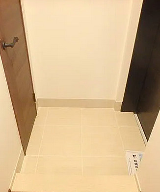 ブランシエスタ森下の玄関